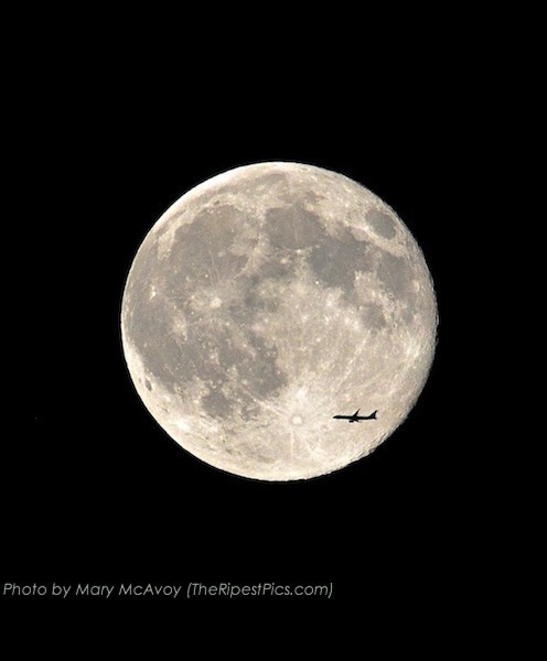 supermoon-with-jetliner